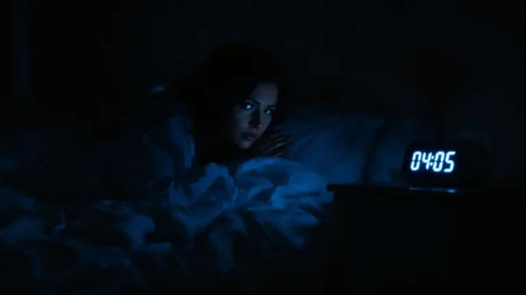 Controllare l’ora nell’oscurità potrebbe disturbare il tuo sonno più di quanto pensi